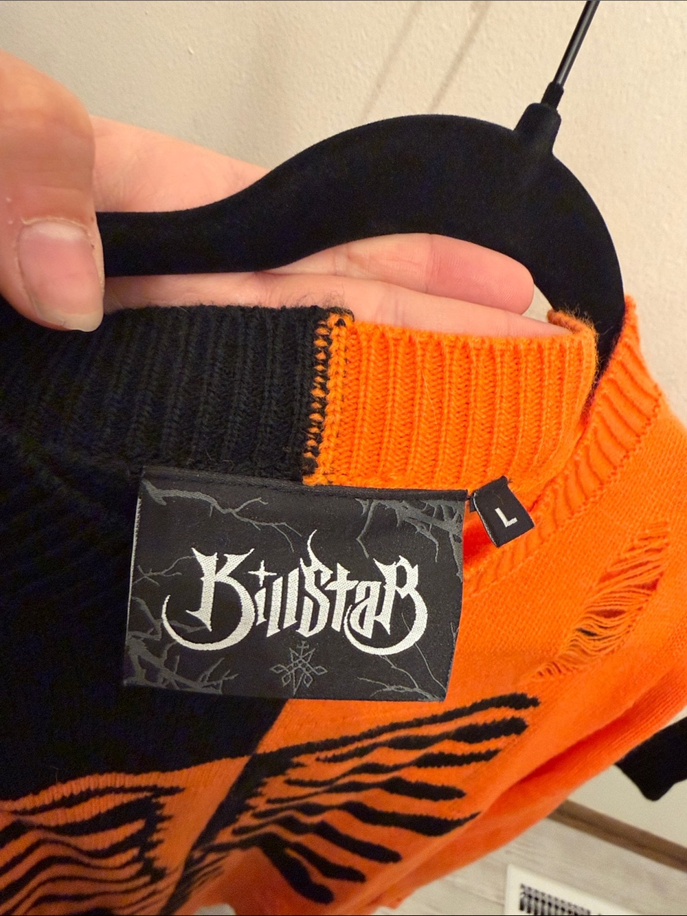 Orange and black skeleton sweater - Picture 5 of 6